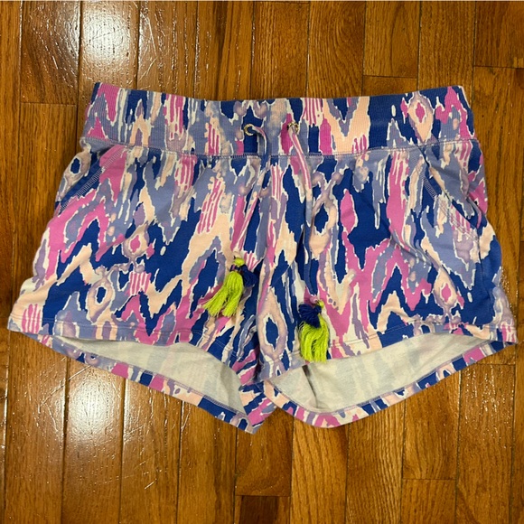 Lilly Pulitzer Shorts - Picture 1 of 2